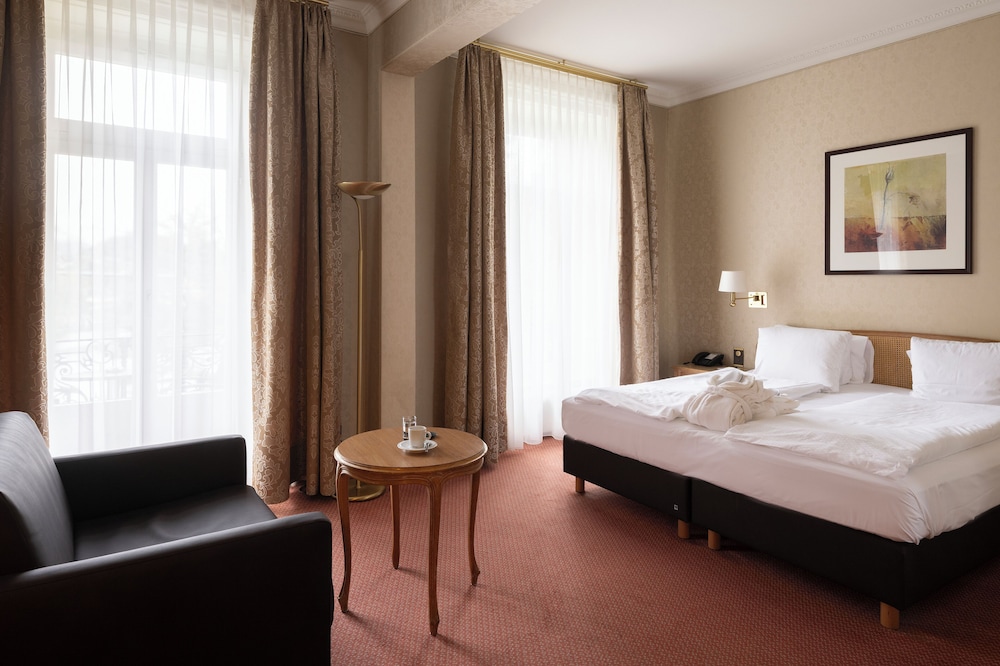 Doppelzimmer River view mit Balkon - Photo 1
