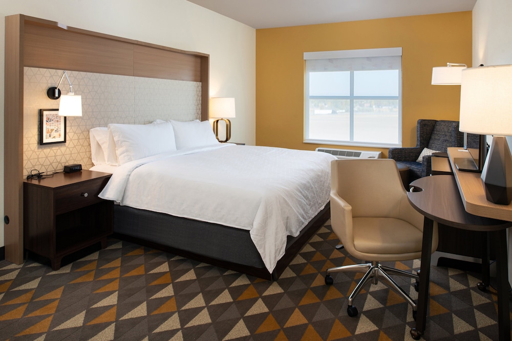 Suite, 1 King Bed, Accessible (Communication Accessible) - Photo 3