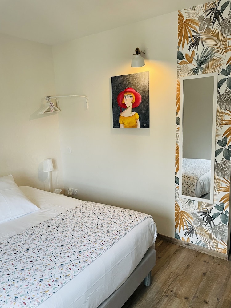Deluxe Room - Photo 4