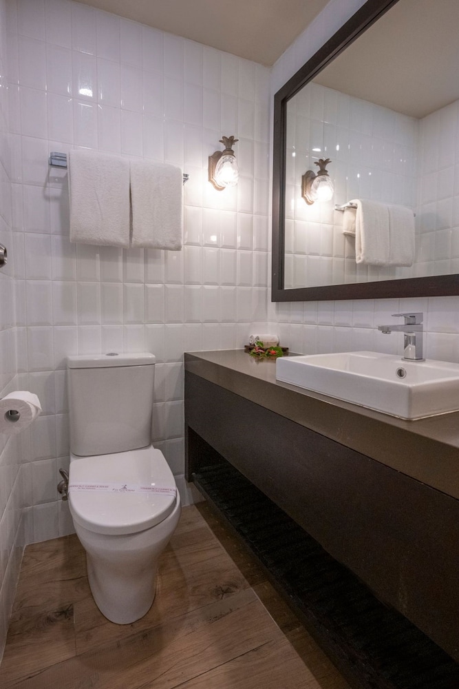 Small Room - Queen - Photo 3
