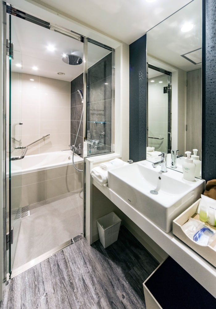 Superior Double Room, Non Smoking (Single Use) - Photo 6
