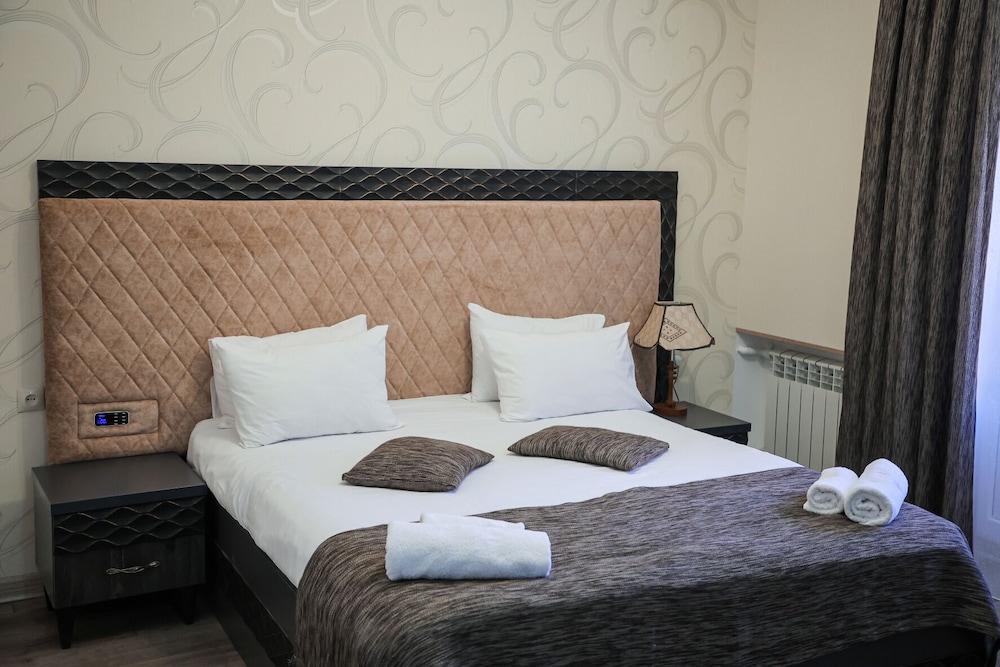 Standard Double or Twin Room photo 3