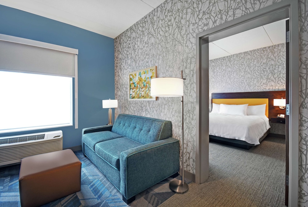 Suite, 1 King Bed, Accessible (Hearing) - Photo 4
