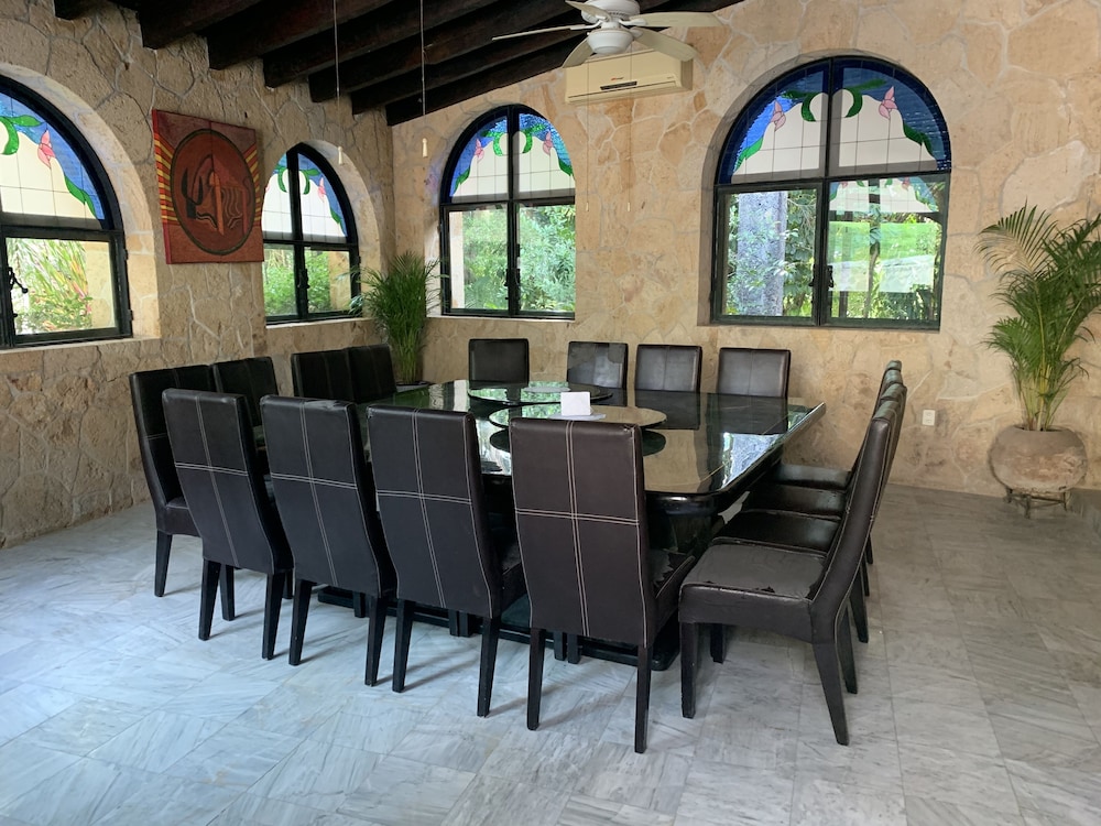 Family Room, Multiple Beds, Accessible photo 2