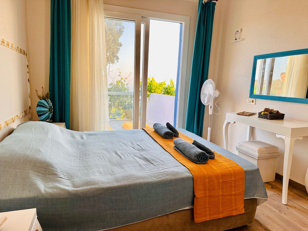 Comfort Double Room, 1 Queen Bed, Terrace, Sea View photo 1