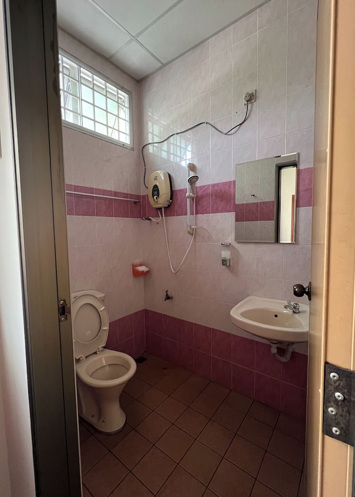 Standard Twin Room - Photo 2
