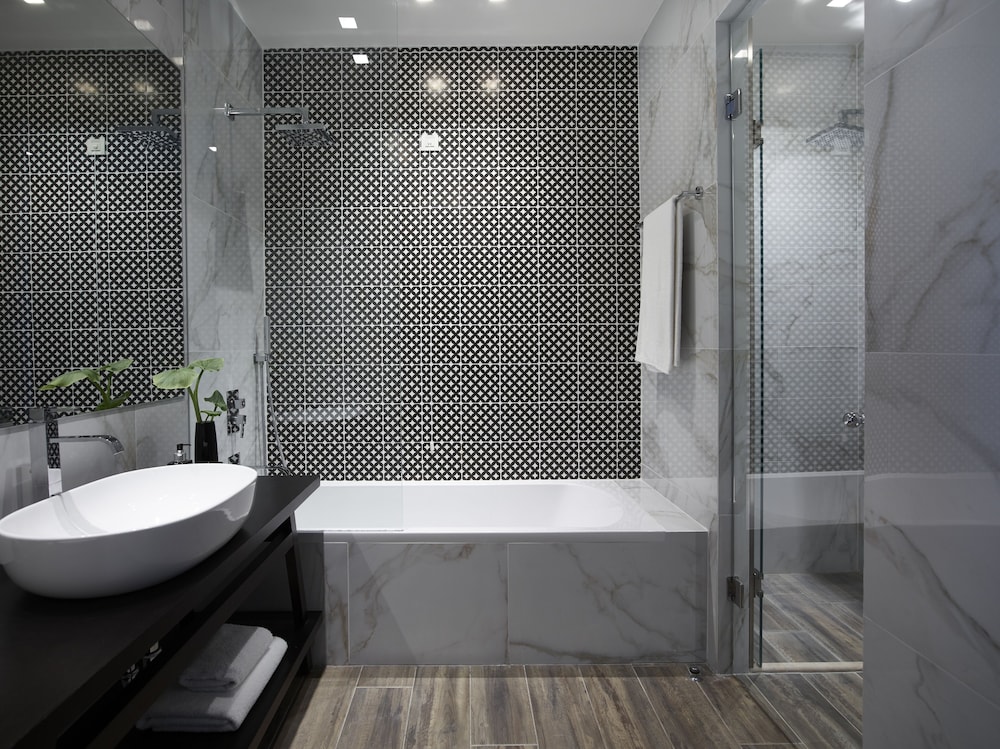 Junior Suite, Pool Access - Photo 5