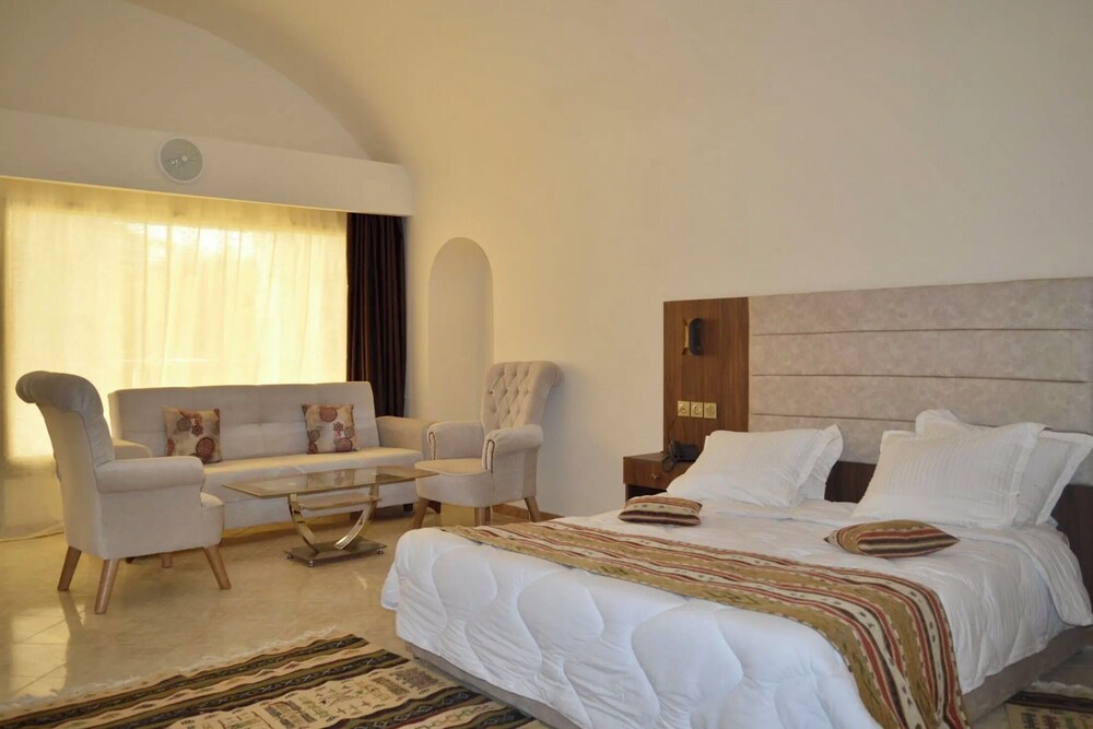 Standard Double or Twin Room photo 3
