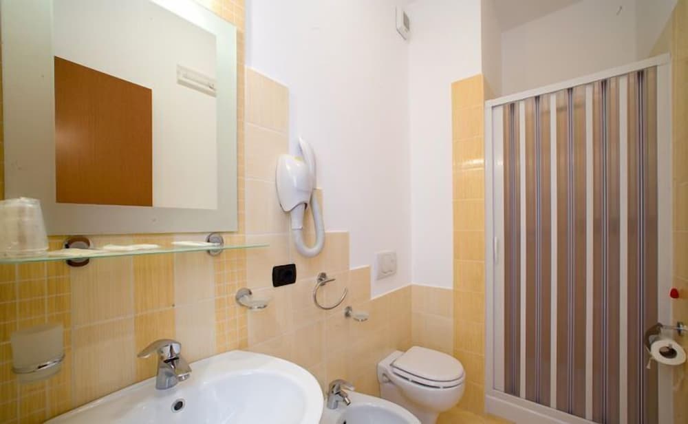 Classic Double Room - Photo 6