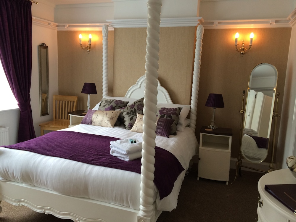 Double Room, Ground Floor (Four Poster Bed) photo 3