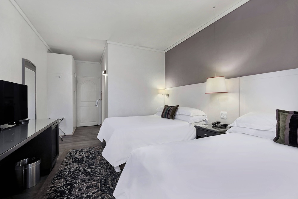 Deluxe Room, 2 Queen Beds - Photo 5