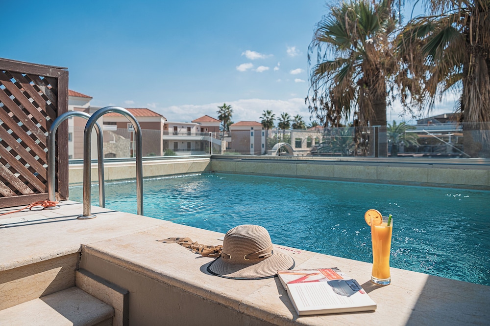 Executive Suite, 1 Bedroom, Private Pool photo 1