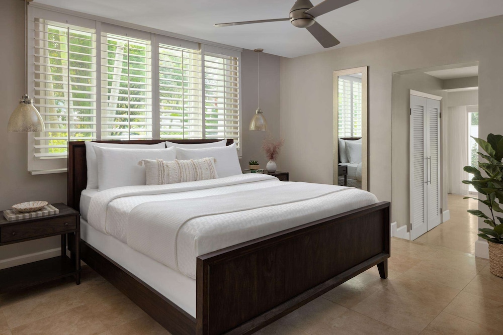 Island Village One Bedroom Walkout Butler Villa Suite w/ Private Pool (VPP)