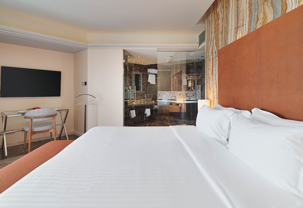 Presidential Suite photo 3
