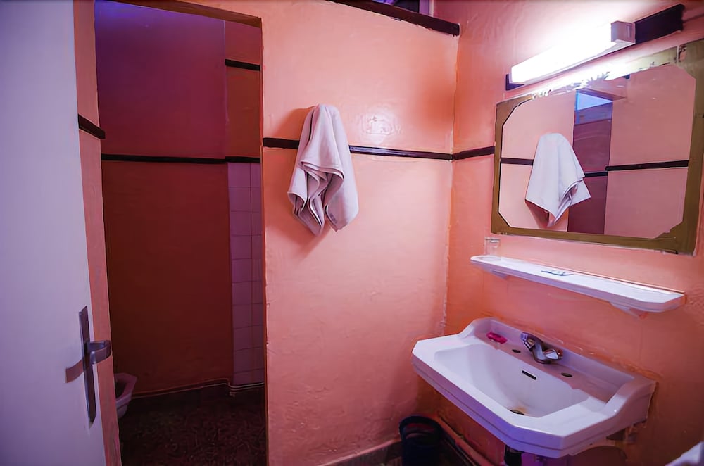 Standard Twin Room photo 2