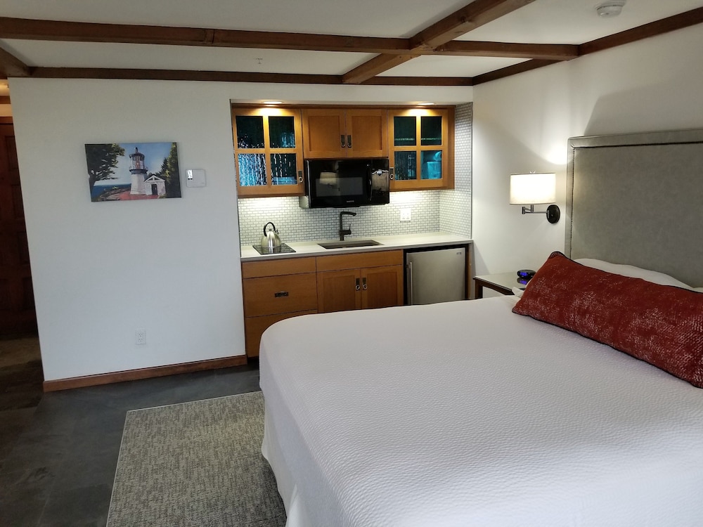 La Colina - Ocean View King Studio - Kitchenette, Fireplace, Private Deck photo 3