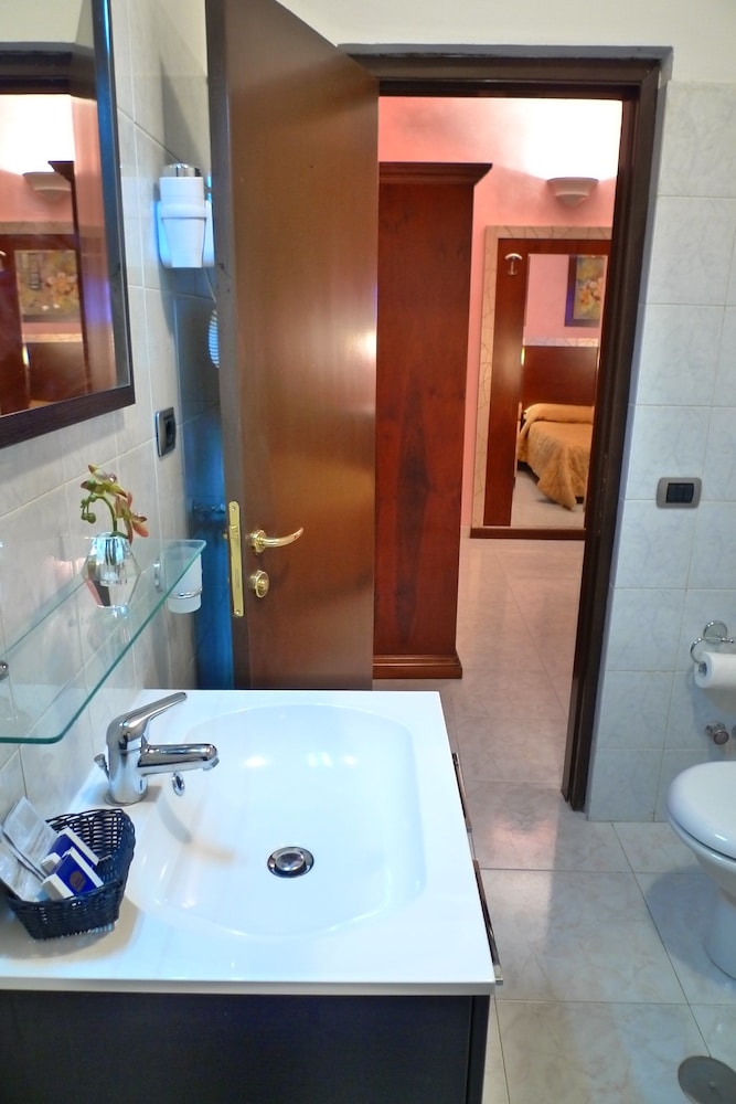 Comfort Single Room, City View photo 2