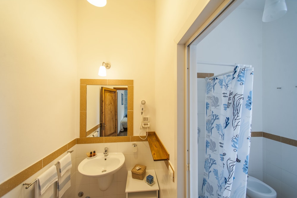 Comfort Room, 1 Bedroom, Balcony, City View