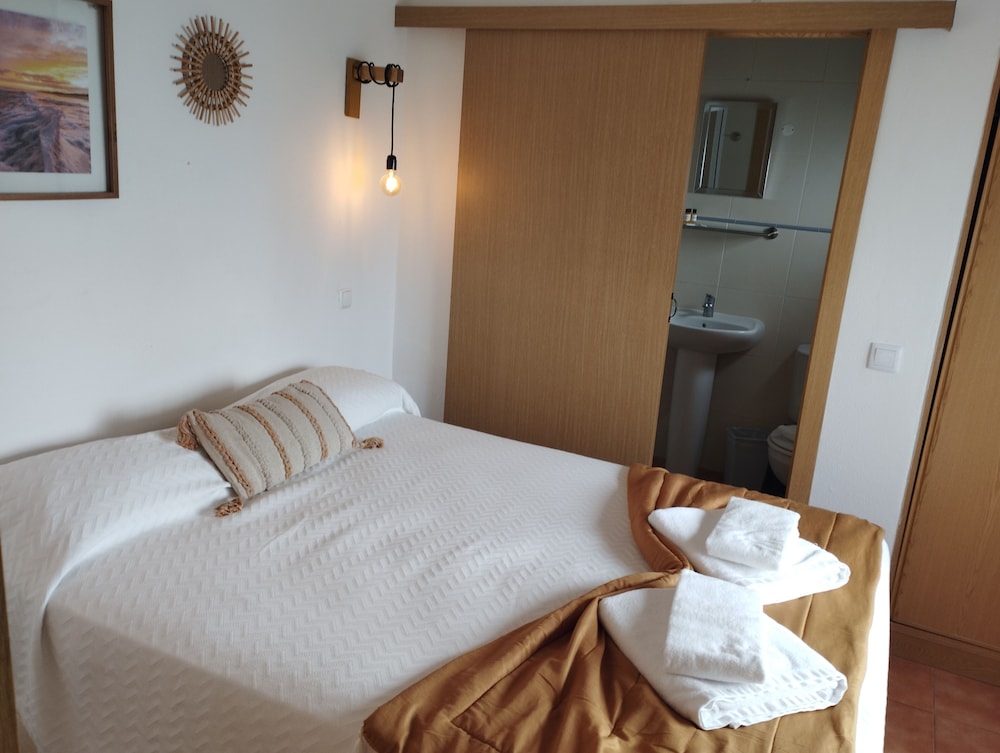 Room (5) photo 1