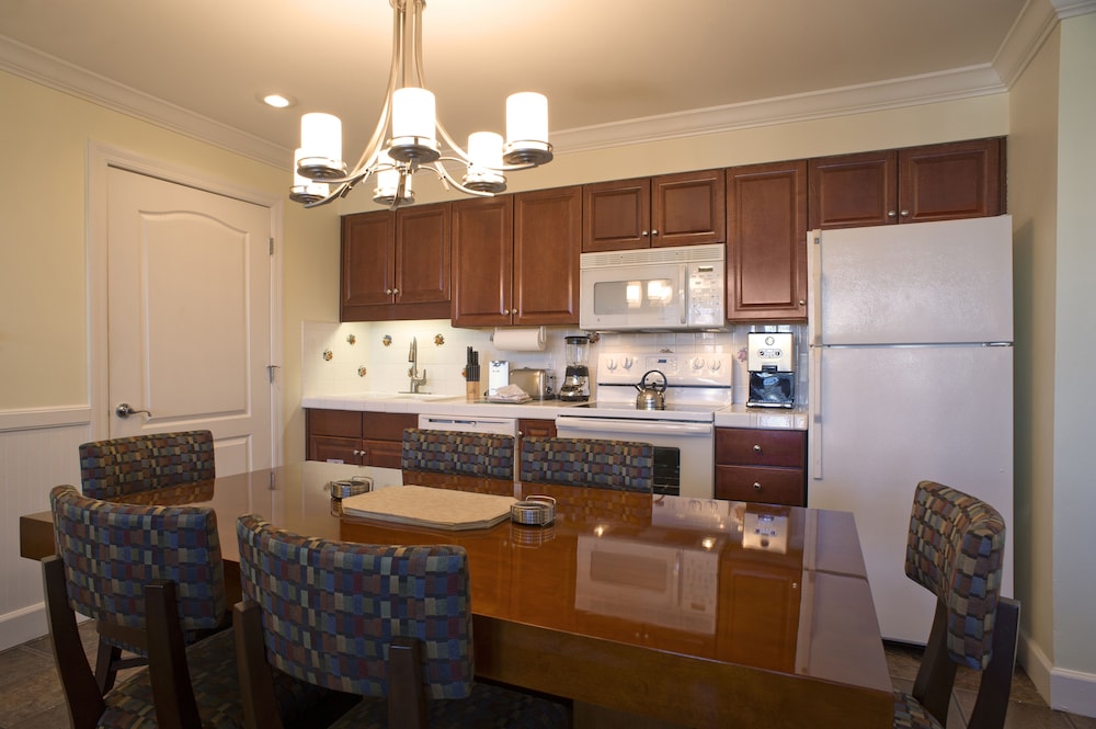 3 Bedroom 2 King 2 Twin Suite, Accessible with Bathtub thumbnail 5