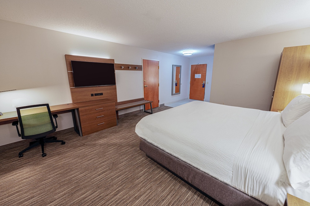 Standard Room, 1 King Bed, Accessible (Hearing) - Photo 5