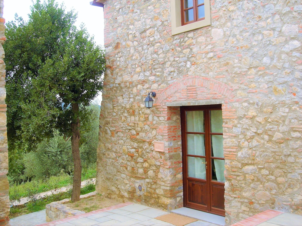 Deluxe Apartment, 1 Bedroom, Kitchen, Garden Area (Donnola)