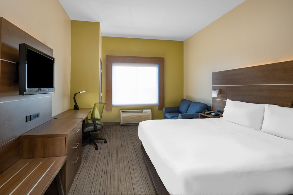 Suite, 1 King Bed, Mobility Accessible (Accessible Tub) - Photo 5