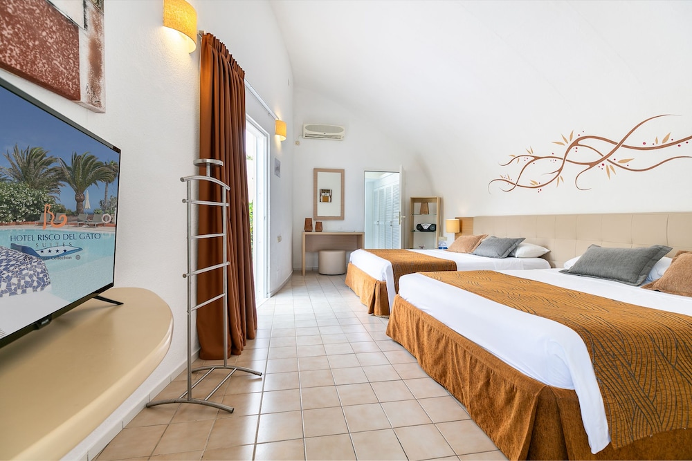 Suite, Patio (Terrace, 1 adult and 2 children)