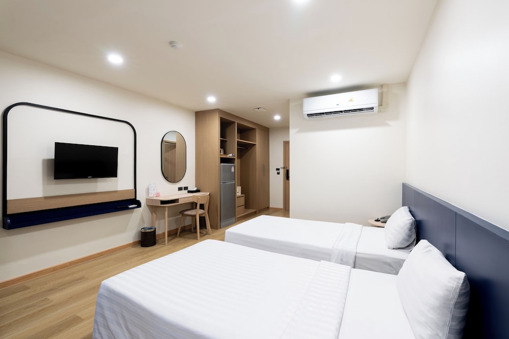 Deluxe Twin Room photo 3