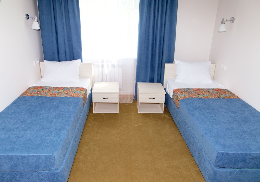 Twin Room, Shared Bathroom photo 3