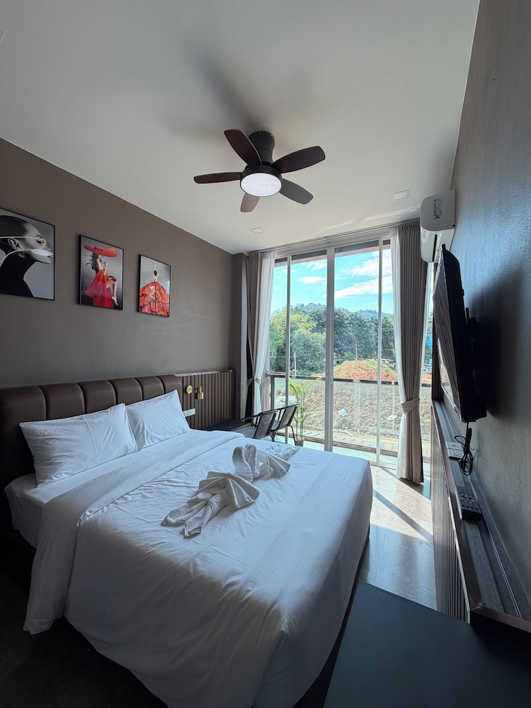 Deluxe Single Room, Balcony, Mountain View