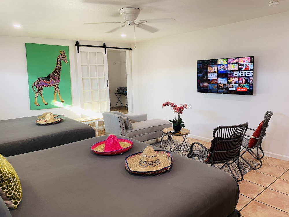 Deluxe Studio, 1 Bedroom, Kitchen, Corner