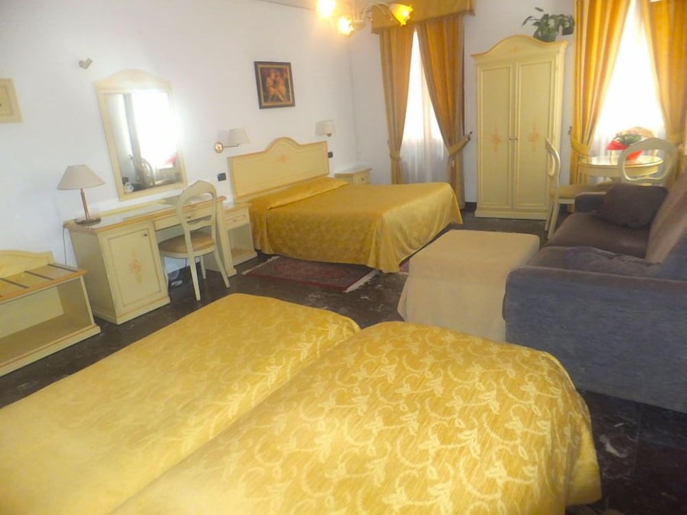 Classic Apartment, 3 Bedrooms photo 1