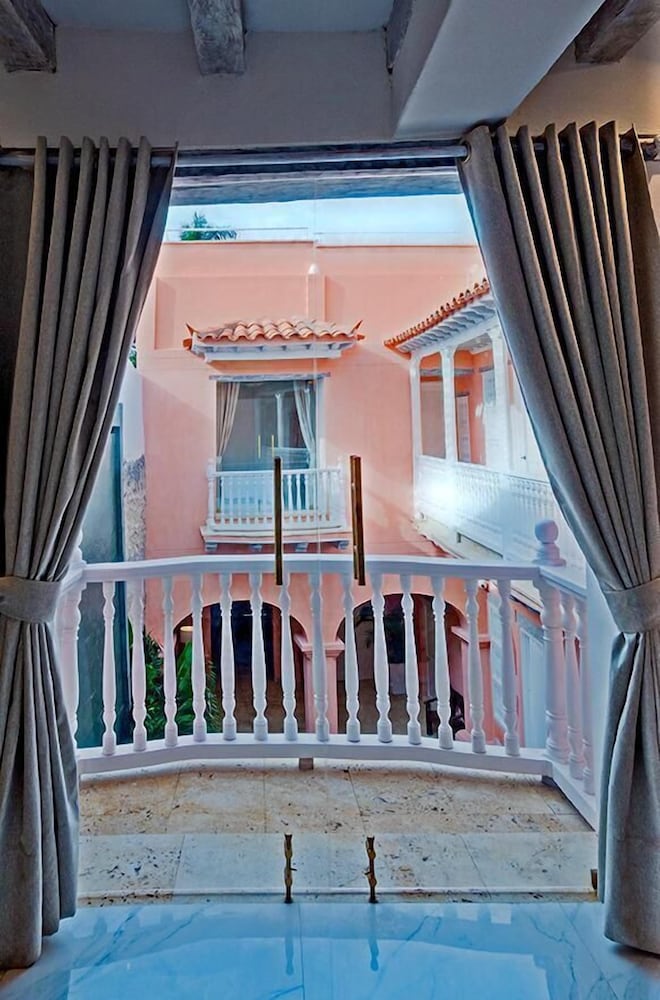 Junior Room, Balcony, Courtyard View photo 3