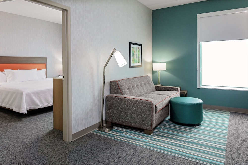 Suite, 1 King Bed, Accessible (Hearing) - Photo 2