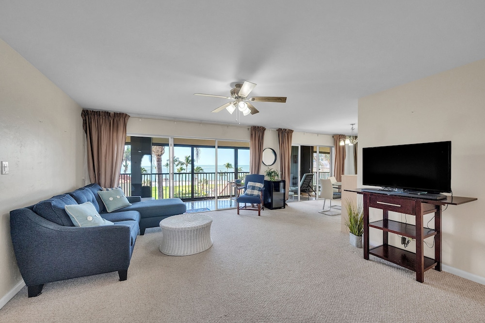 Condo, 2 Bedrooms