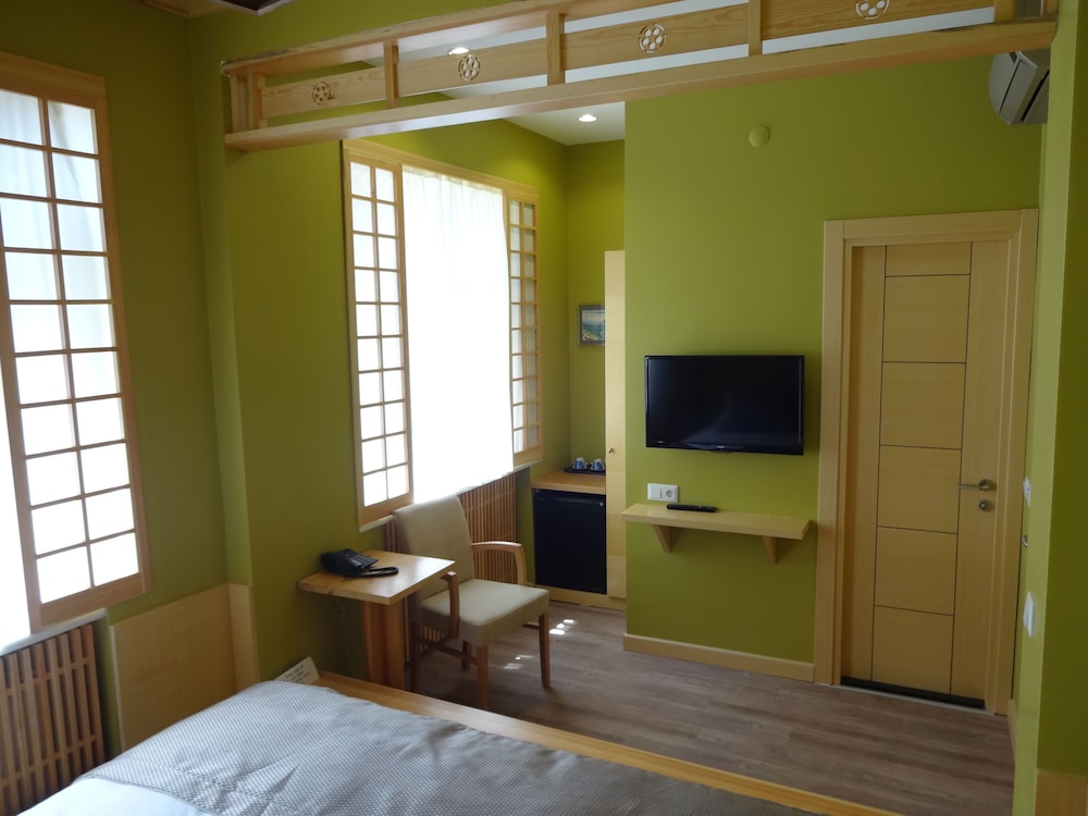 Comfort Suite photo 2
