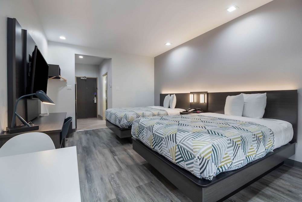 Standard Room, 2 Queen Beds, Non Smoking, Kitchenette - Photo 3