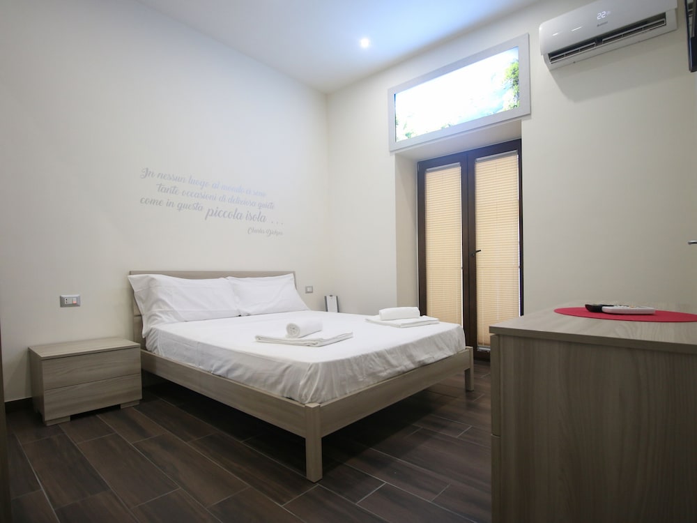 Deluxe Double Room, Balcony (Capri)