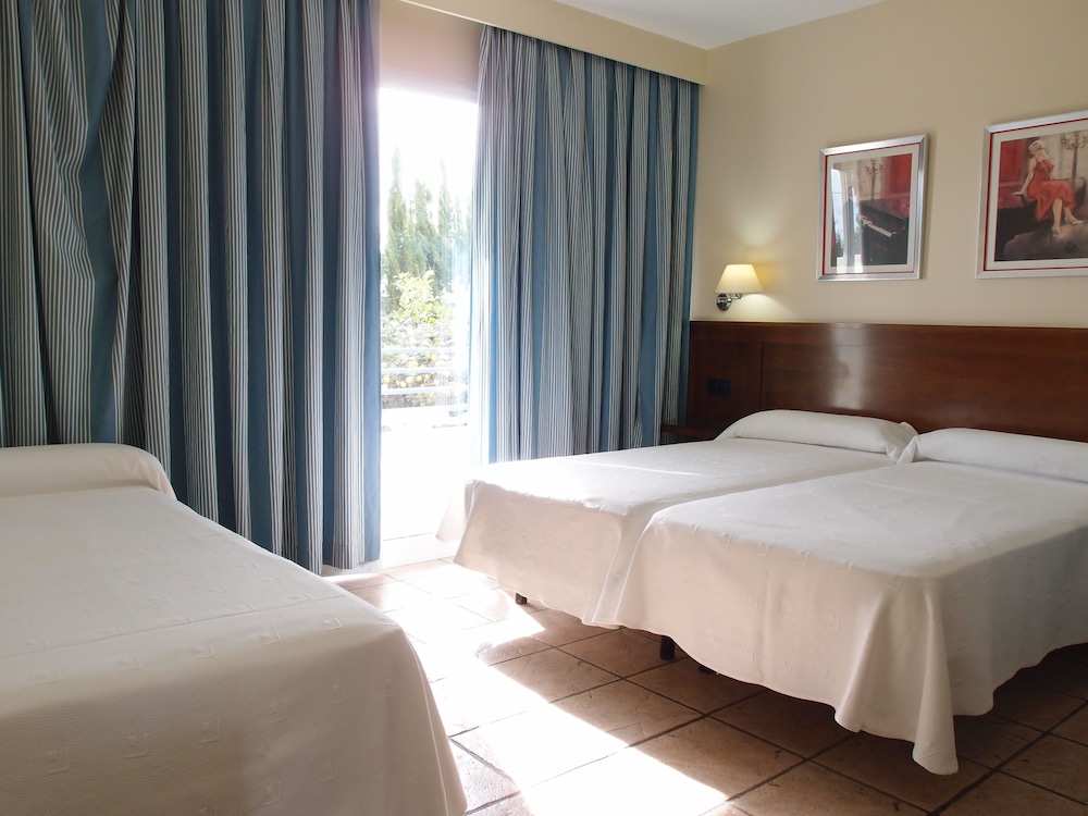Triple Room, Terrace, Garden View photo 3