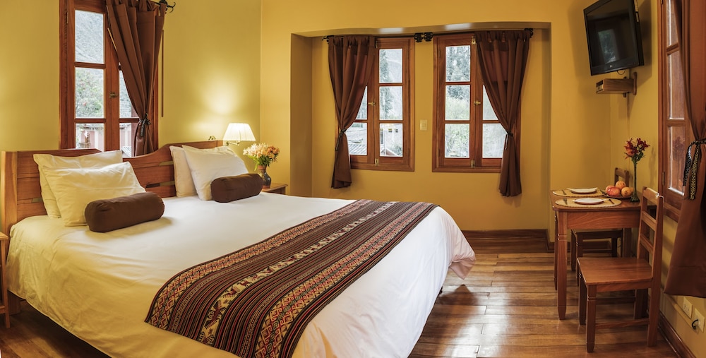 Deluxe Room, 1 King Bed photo 1
