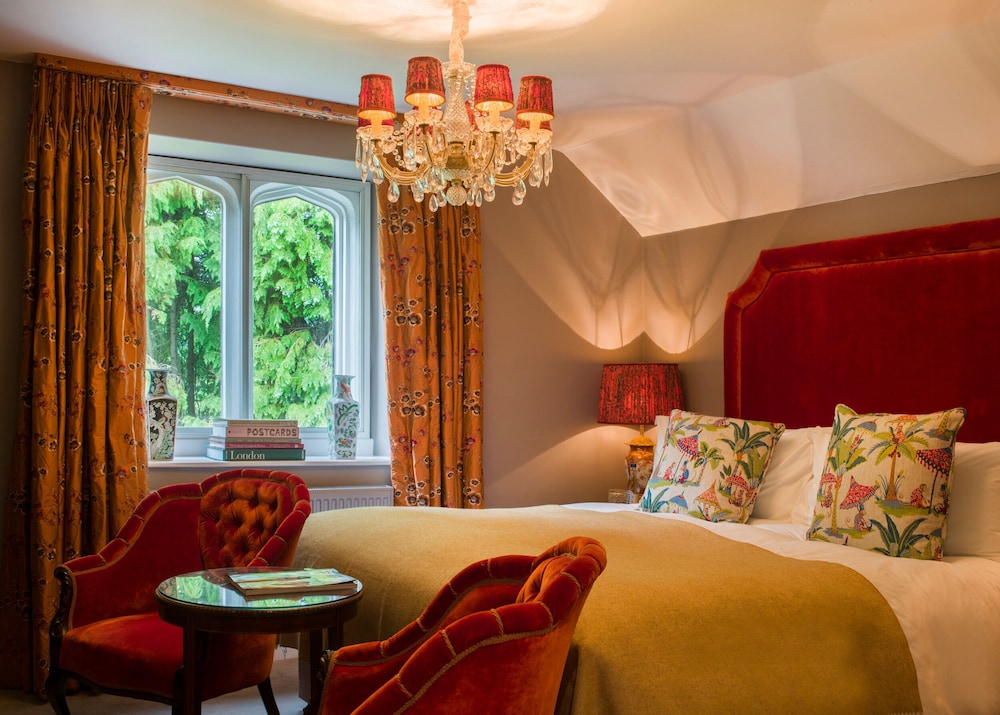 Elegant Room - Photo 1