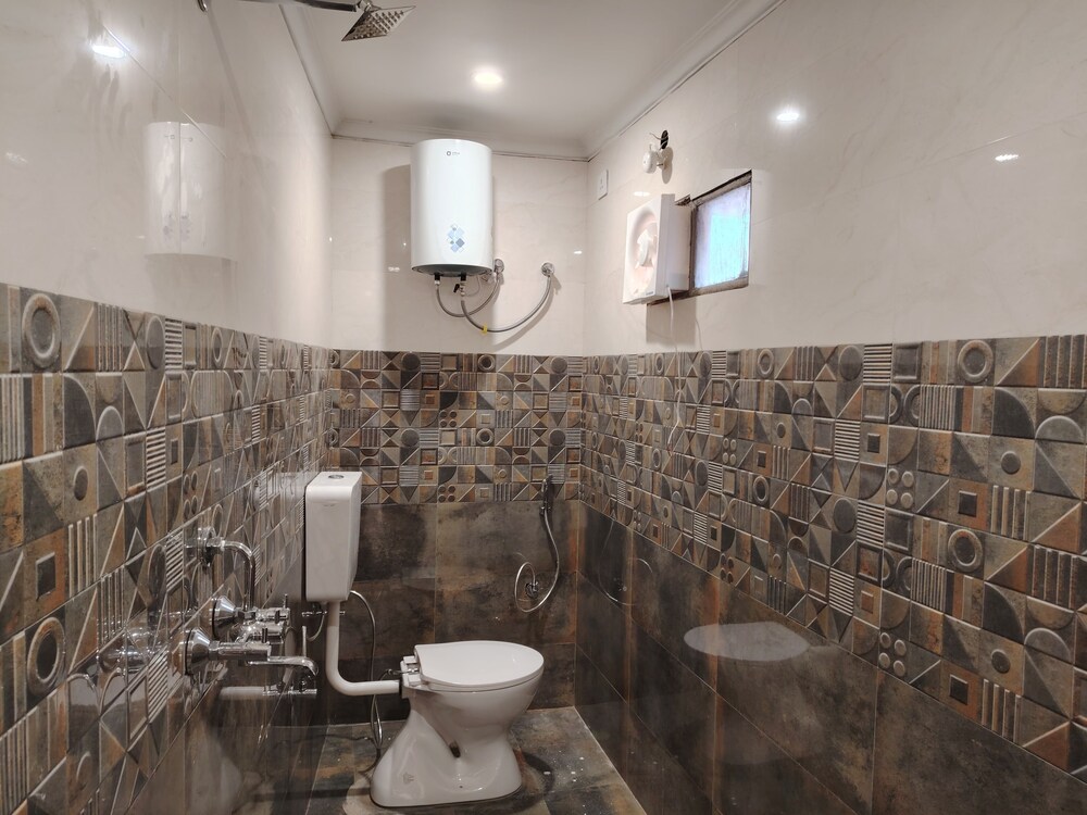 Family Room - Photo 3