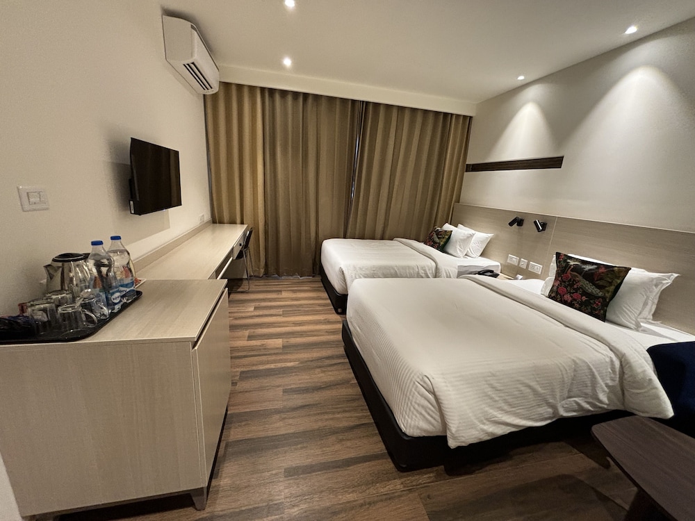 Deluxe Twin Room - Photo 6