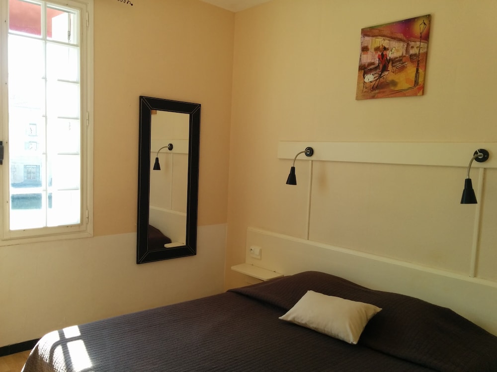 Double Room, River View - Photo 8