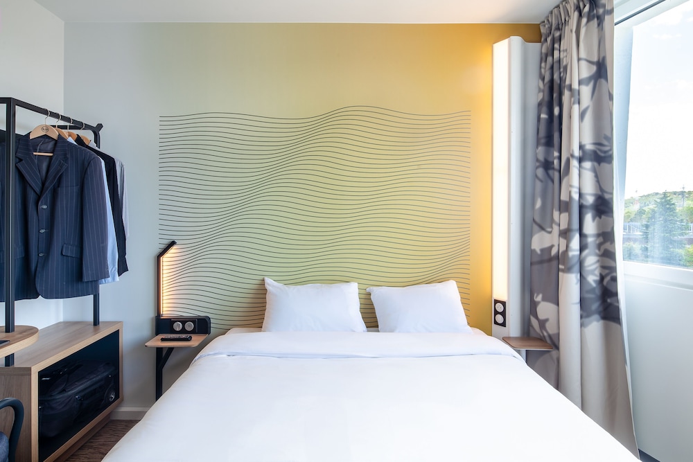 B&B HOTEL MASSY Gare TGV