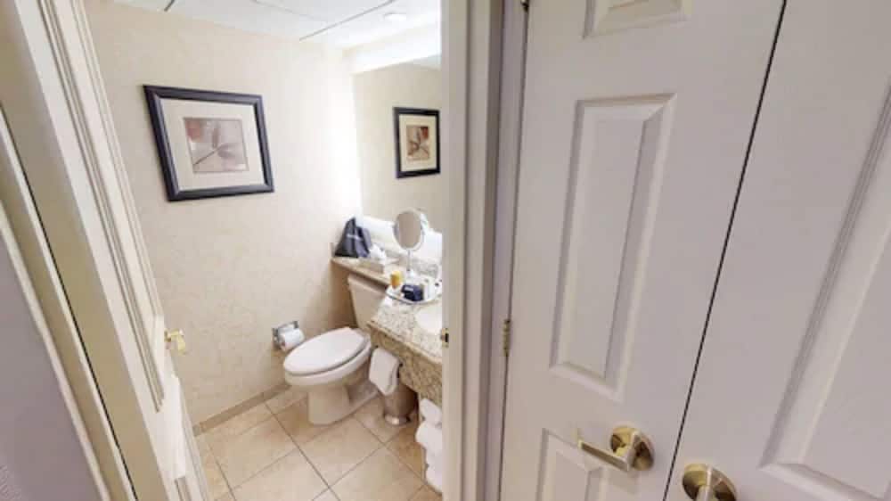 Standard Room, 2 Queen Beds, Non Smoking, Refrigerator (Oversized Room) - Photo 4