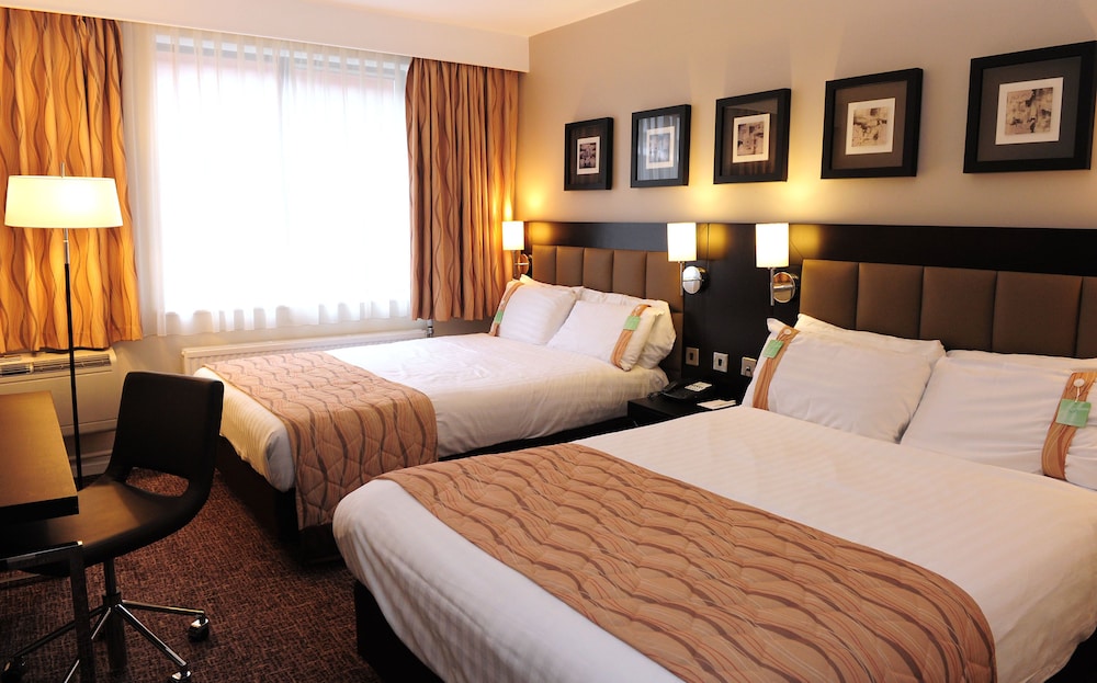 Standard Room, 2 Double Beds - Photo 2