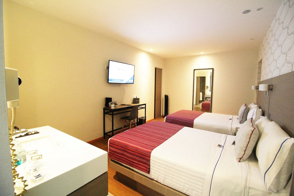 Standard Double Room, 2 Twin Beds photo 3
