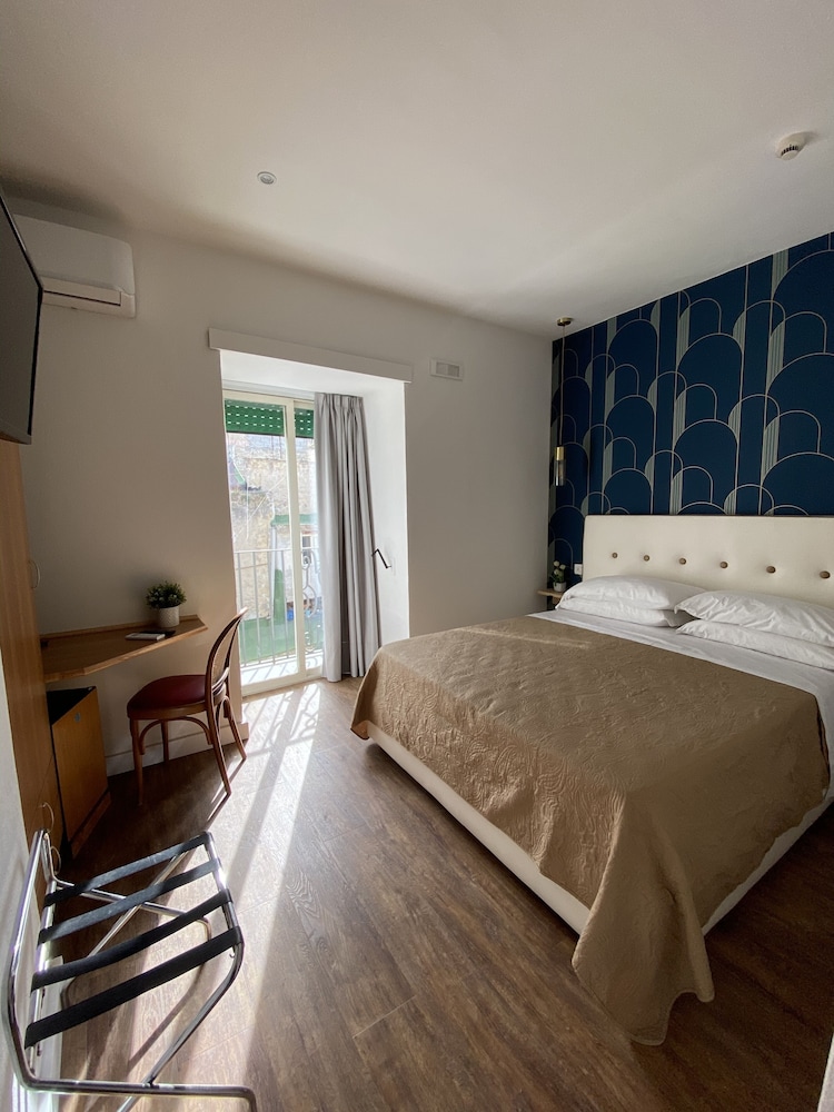 Superior Double Room - Photo 18